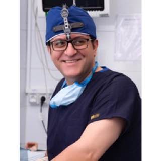 دکتر آرش سبحان منش جراح بینی در شیراز