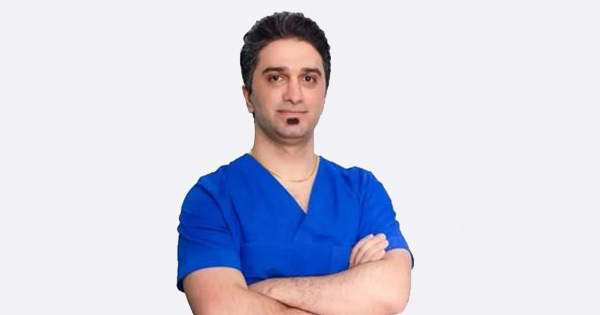 دکتر حسین کرم نزاد جراح بینی گوشتی در شیراز؛ مجموعه ی دکی یاب