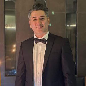 دکتر حامد پوستچی جراح بینی شیراز