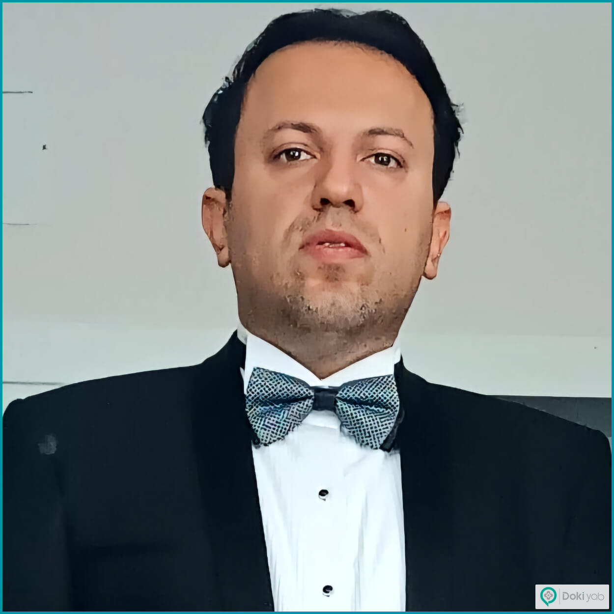 دکتر احمد پرهیزکار یکی از پزشکان عالی برای تزریق ژل به هیپ دیپ در شیراز