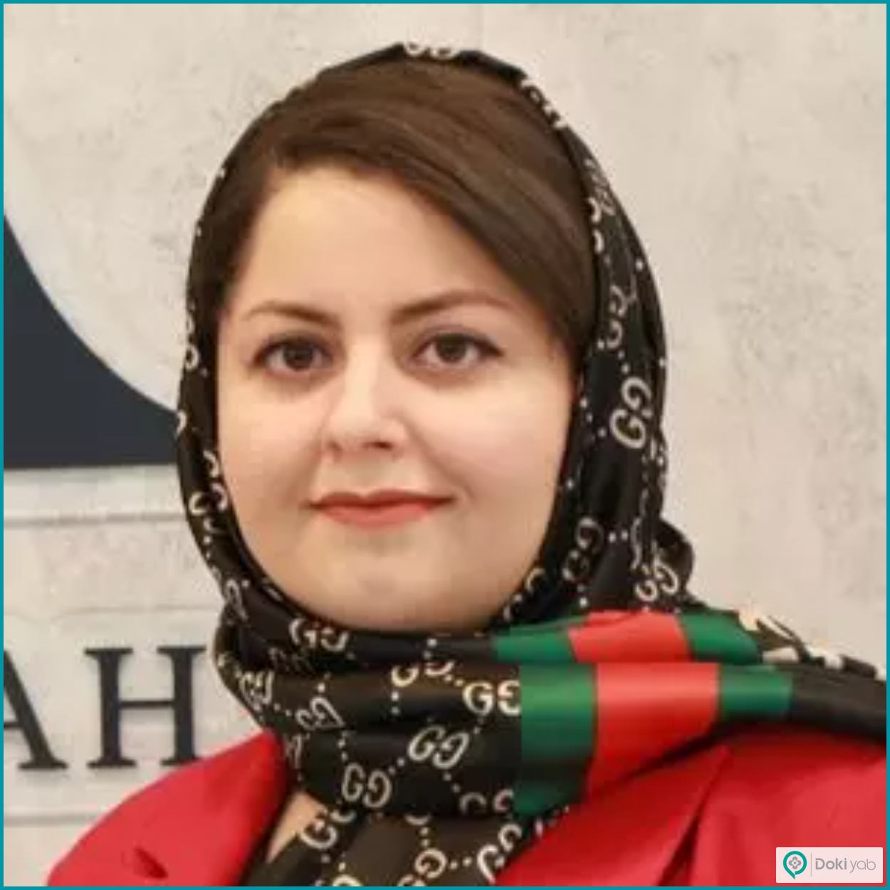 دکتر فرناز آصف جاه، از بهترین پزشکان برای درمان لبخند لثه ای در شیراز